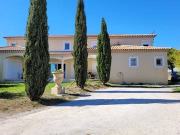 Gîte pour 4 personnes, avec vue sur le lac et terrasse, animaux acceptés à Loupian