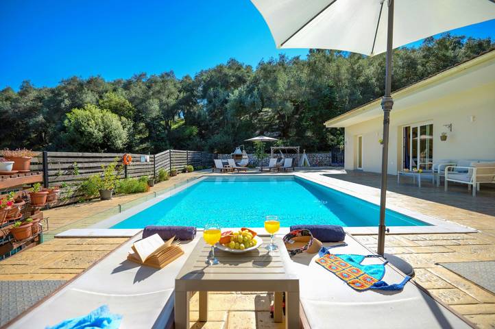 Villa for 7 people, with Balcony and Terrace as well as Garden in Agios Stefanos (Corfu)