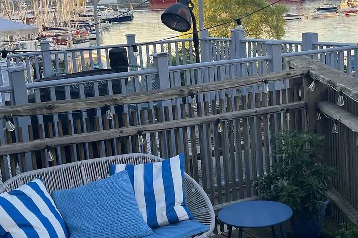 Glamping for 6 people, with garden, with pets in Plymouth