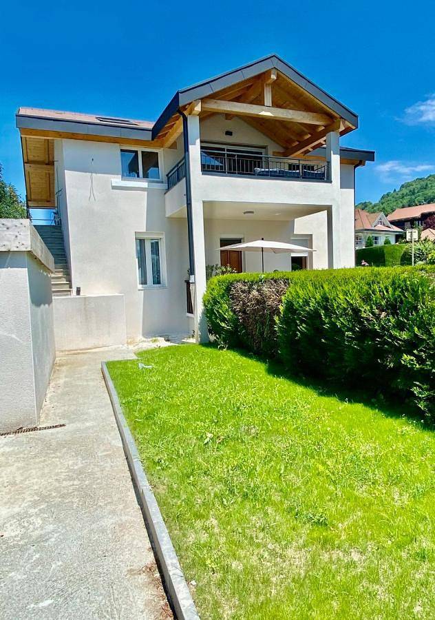 Appartement entier, Three-Bedroom Apartment in Annecy-le-Vieux, Annecy (commune)
