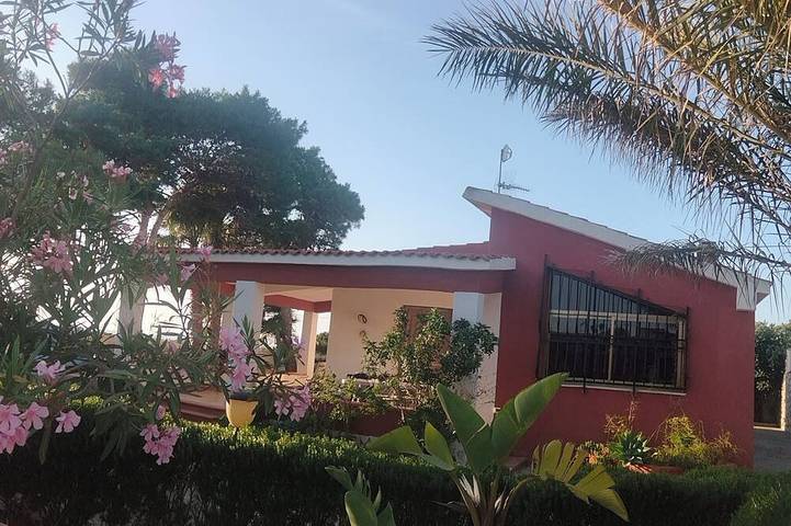 Villa Posidonie at 100 mt on the beach in Marsala, Trapani Provinz