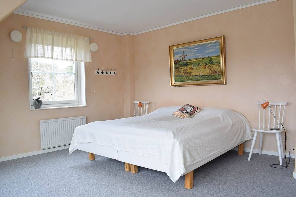 Große, schöne Villa am Meer, in der Nähe von Visby. in Axelsro, Visby