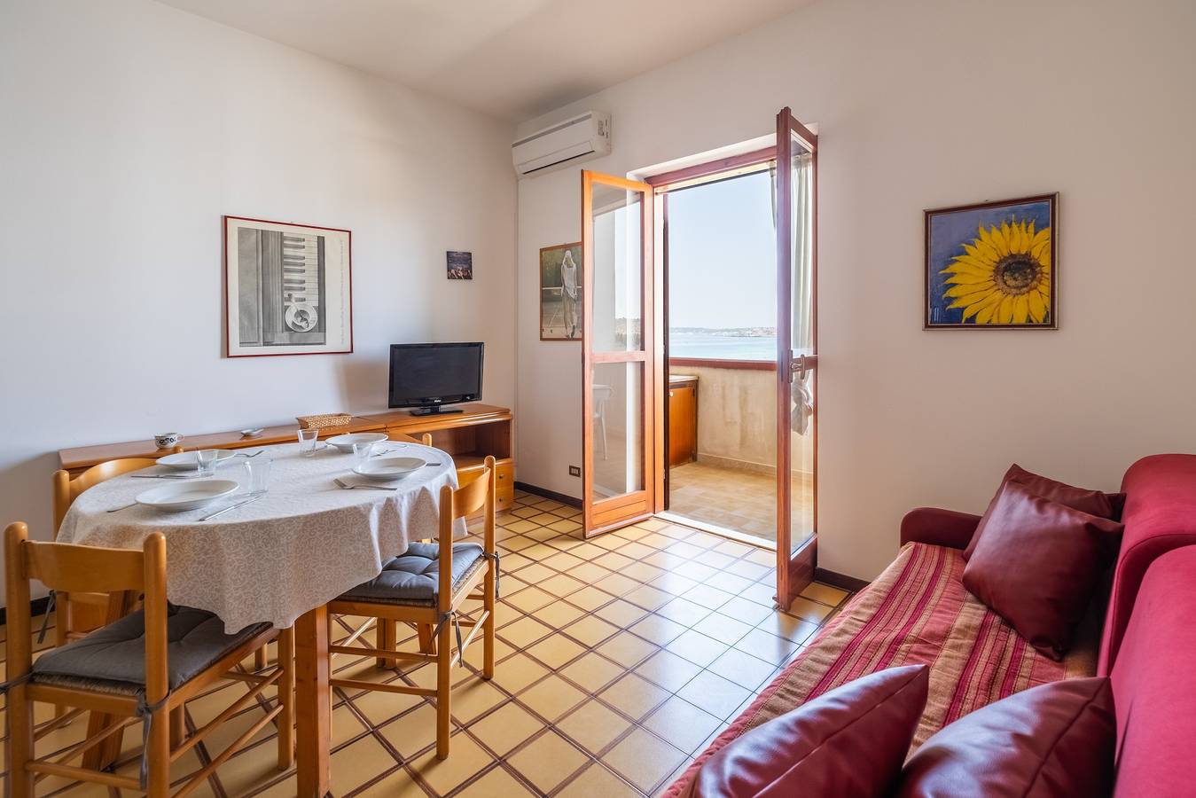 Apartamento inteiro, Apartamento 'Le Dune Vista Mare' com vista para o mar, varanda e ar condicionado in Rivabella di Gallipoli, Giuseppe Rivabella