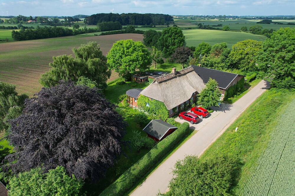 Idyllisches Reetdachhaus von 1860 mit Wintergarten und Weitblick in Rabenkirchen-Faulück, Kappeln & Umgebung