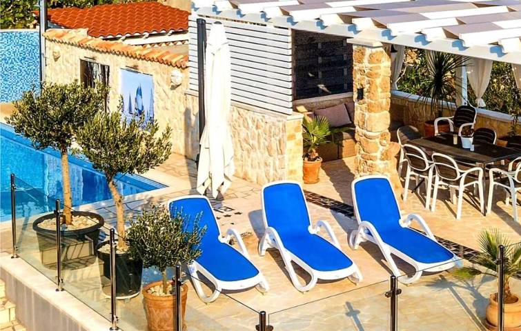 Ferienwohnung für 4 Personen, mit Sauna und Terrasse in Sibenik - 3