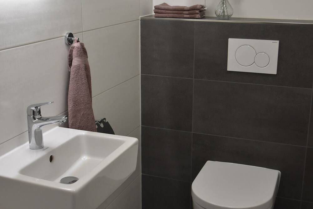 Ganze Wohnung, Ferienwohnung \"Biene\" für 4 Personen mit Balkon in Weiden (Rheinland-Pfalz), Nahetal
