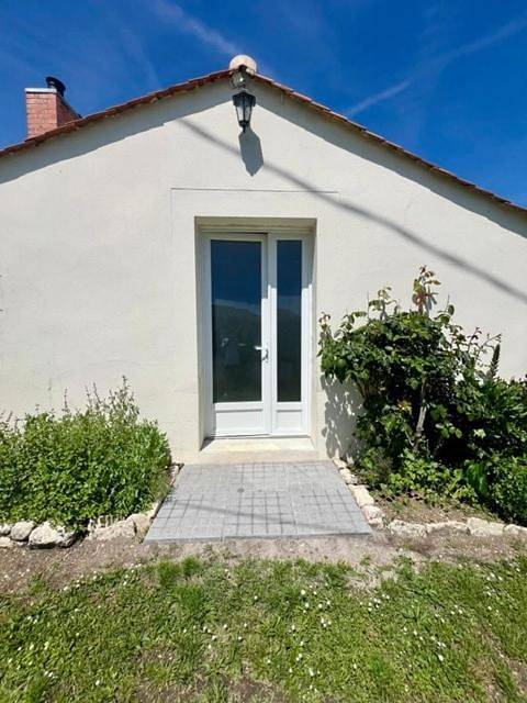 Location de vacances pour 4 personnes, avec Terrasse et Jardin à Saint-Saturnin (Charente) - 2