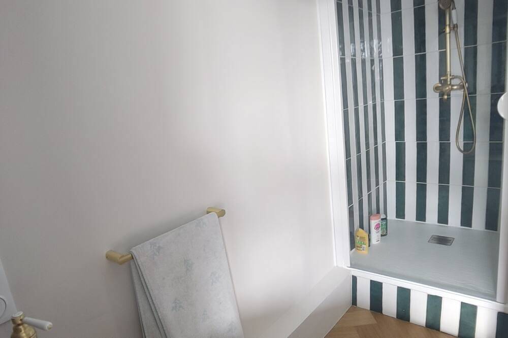 Ganze Wohnung, Sea view apartment, near town center in Brest, Brest und Umgebung