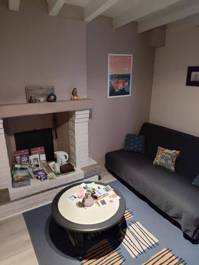Triple Room with Private Bathroom in Chantelle, Allier