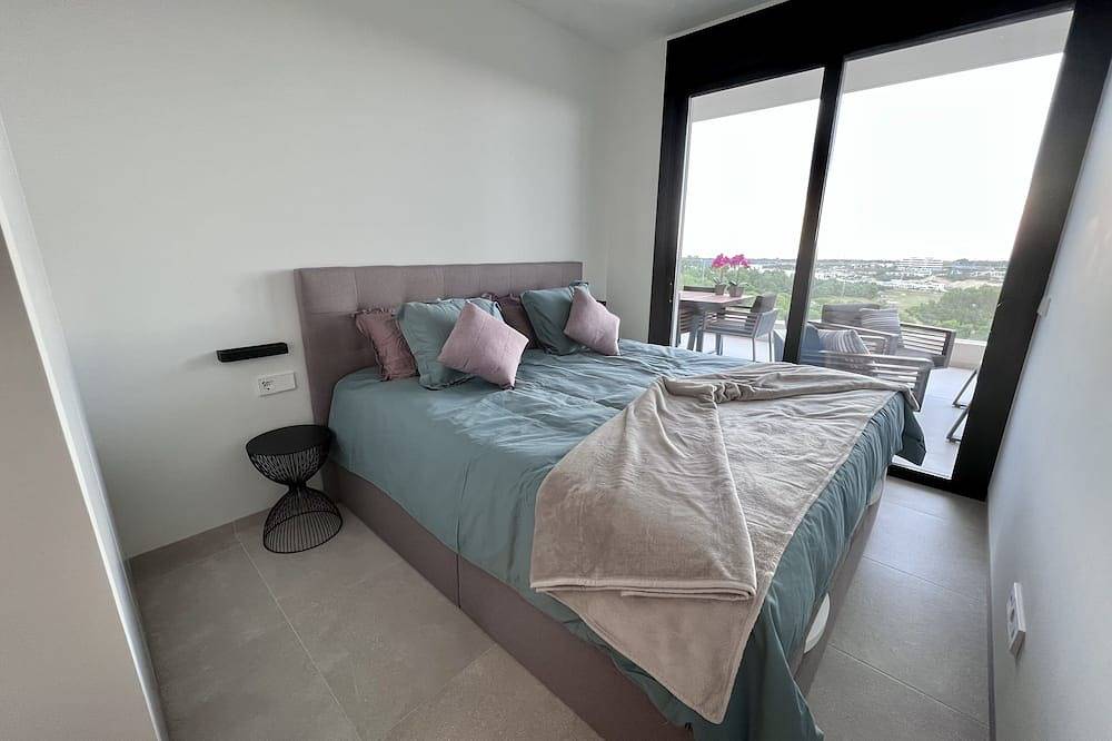 Entire apartment, Luxurous appartment with stunning views of the golfcourse and sea in Orihuela, Costa Blanca