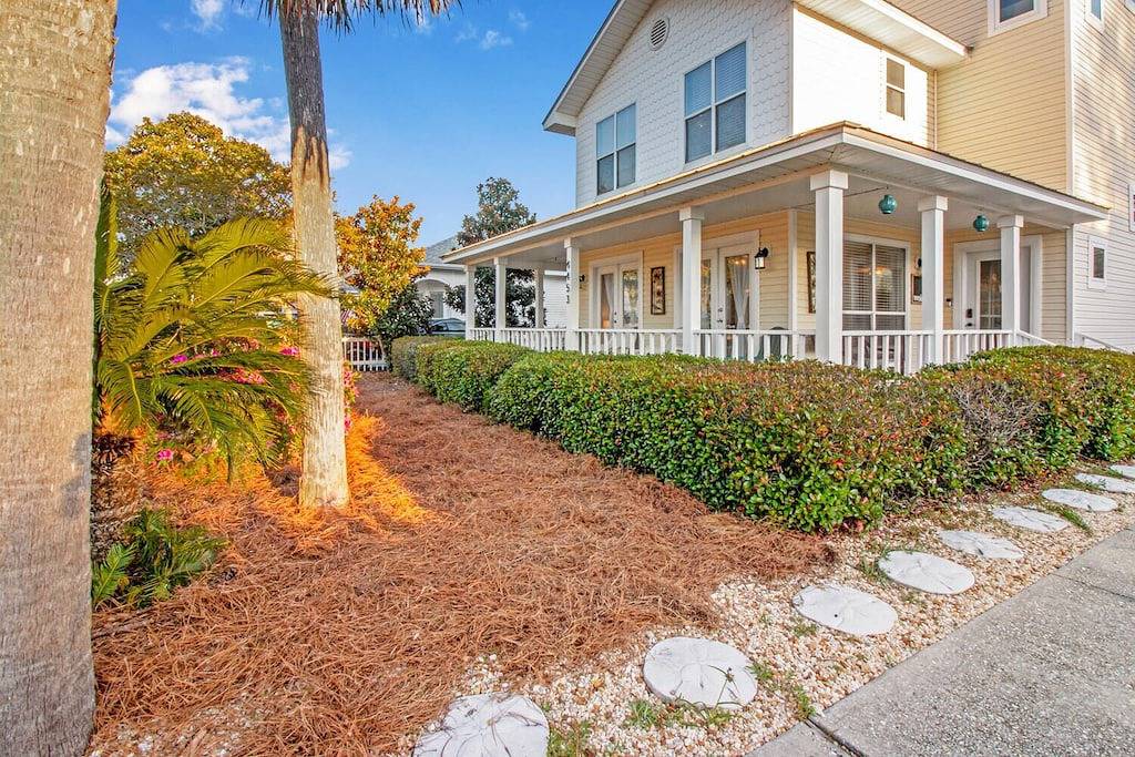 Luxury Destin Retreat | Walk to Beach | 4Br + Pool in Destin, Emerald Coast