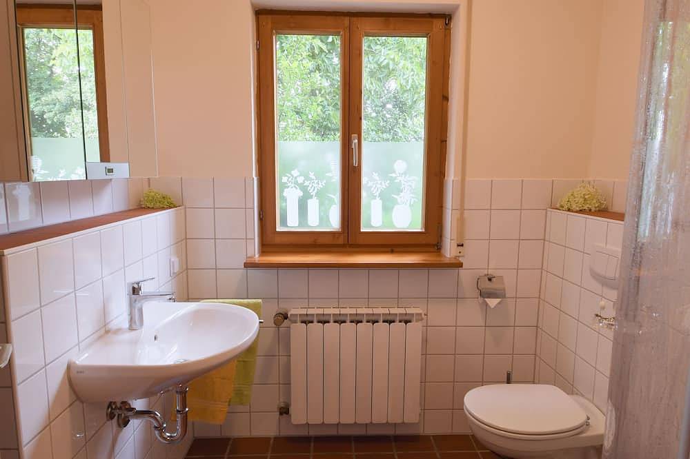 Ganze Wohnung, Praxis Löwenzahn, ehemalige Landarztpraxis im Fränkischen Seenland in Westheim (Bayern), Romantische Straße