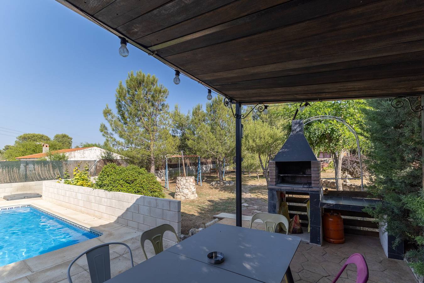 Casa rural 'Casa Fina' con piscina privada, terraza compartida y Wi-Fi in Alarilla, Fuentidueña de Tajo