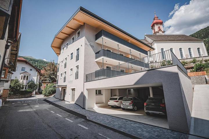 Ferienwohnung für 2 Personen, mit Balkon und Terrasse sowie Garten und Pool in Brenner