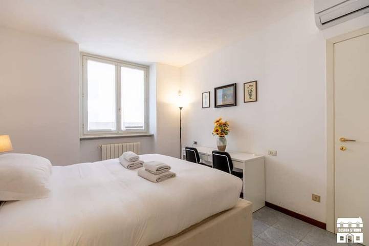 Apartamento entero, Are you looking for a unique holiday home that offers a breathtaking view of Lake Como? Look no further than this gorgeous condo located right on the beach! With all the facilities needed for a comfortable stay, including air conditioning, wifi, indoor p in Bellano, Alpes de Orobie Occidental