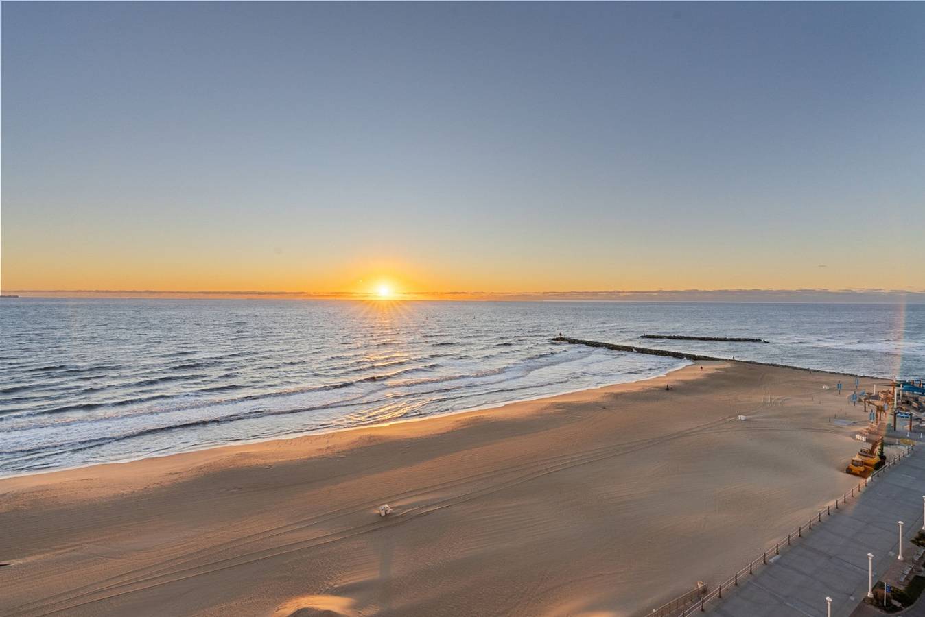 Apartamento entero, Oceanfront Beach Condo, Pool, Gym, Fishing Surfing in Virginia Beach