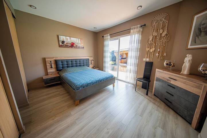 Location de vacances pour 10 personnes, avec jardin, animaux acceptés à Saint-Médard-en-Jalles - 2