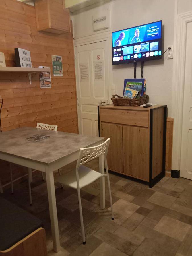 Location de vacances pour 2 personnes, avec terrasse et vue, animaux acceptés dans Lac d'Aydat - 4