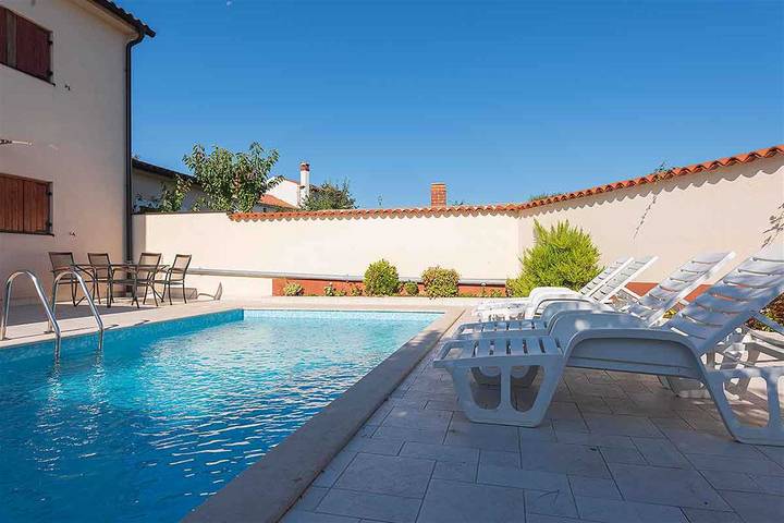 Haus Melly mit Swimmingpool in Rovinjsko Selo, Rovinj
