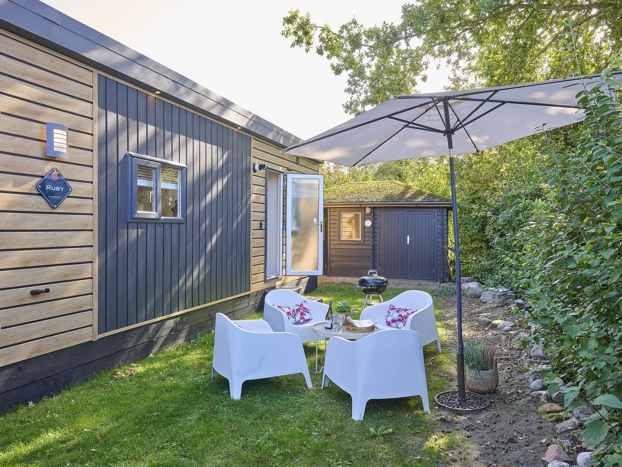 Chalet met frisse uitstraling nabij het strand in Goedereede, Goeree-Overflakkee