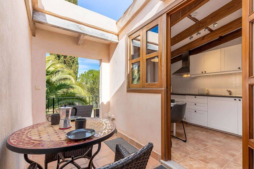 Apartamento entero, Finca Son Jorbo - Sólo adultos - Desayuno incl.- Apartamento \"Luna\" 2 dormitorios, acceso piscina in Porreras, Mallorca Sur