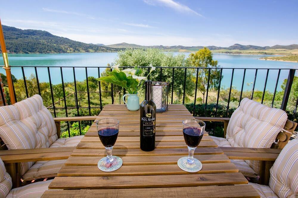 Appartements ruraux avec grande terrasse et vue le beau lac dans une gite rénové in Antequera, Province de Málaga