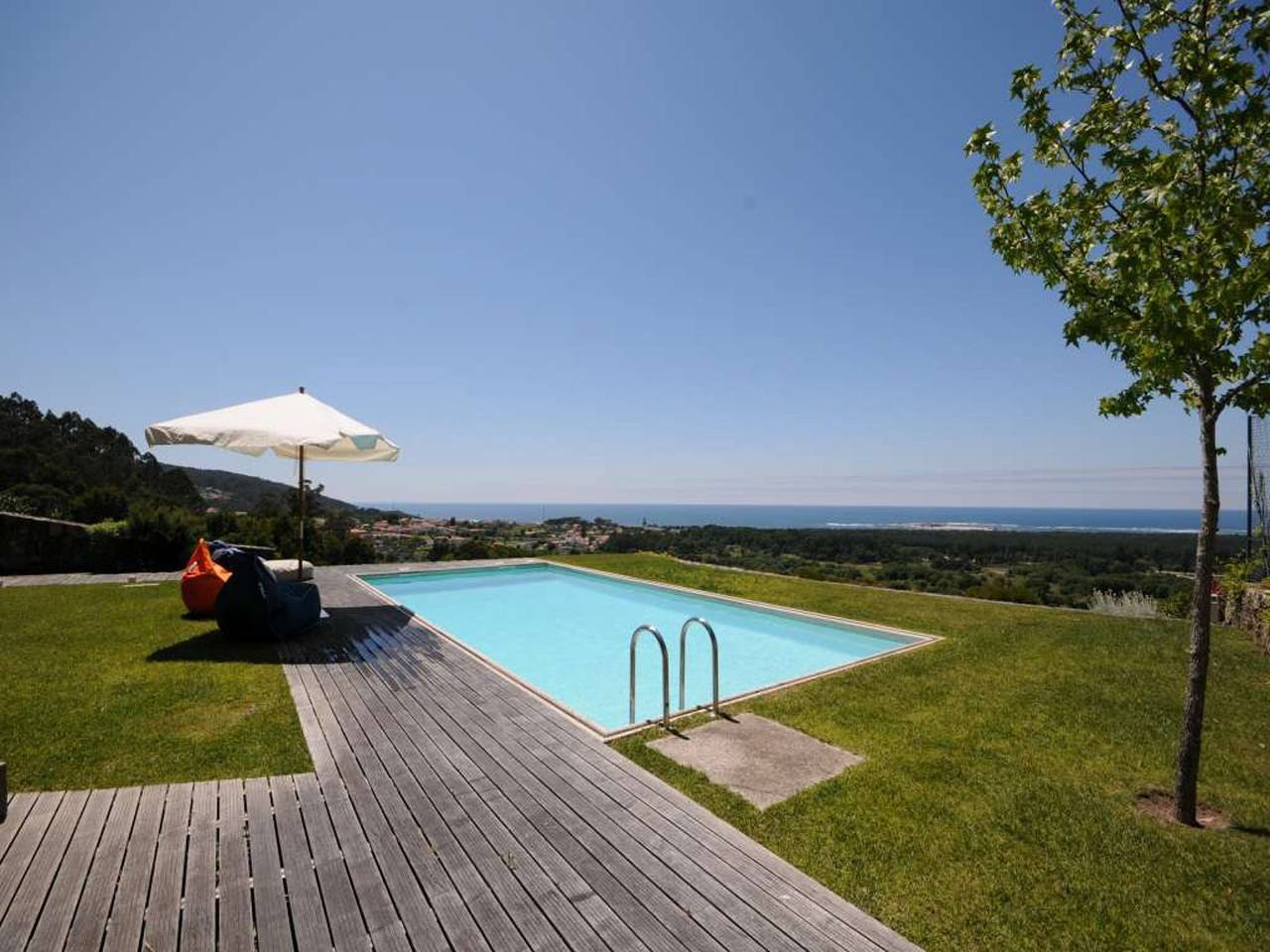 Stunning Caminha Villa | 3 Bedrooms | Villa Gagusta | Beautiful Sea & Beach Views | Great Pool Area in Distrito de Viana do Castelo