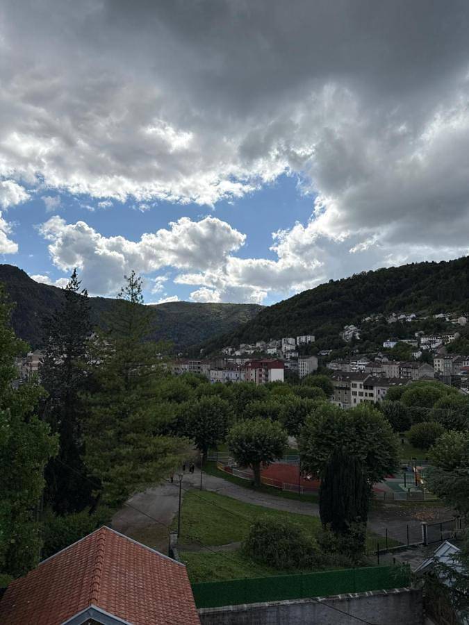 Appartement entier, Apartment with Garden View in Saint-Claude (Jura), Parc naturel régional du Haut-Jura