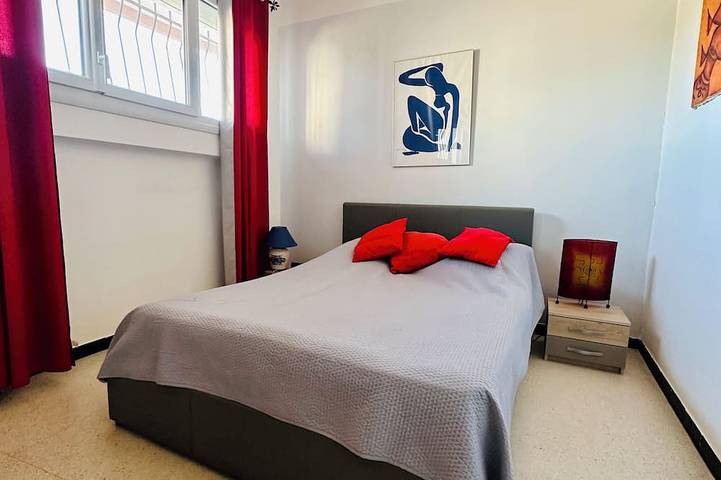 Appartement entier, Vue mer ,à 100 m de la plage , Beau T2 lumineux in Fréjus, Côte méditerranéenne (France)
