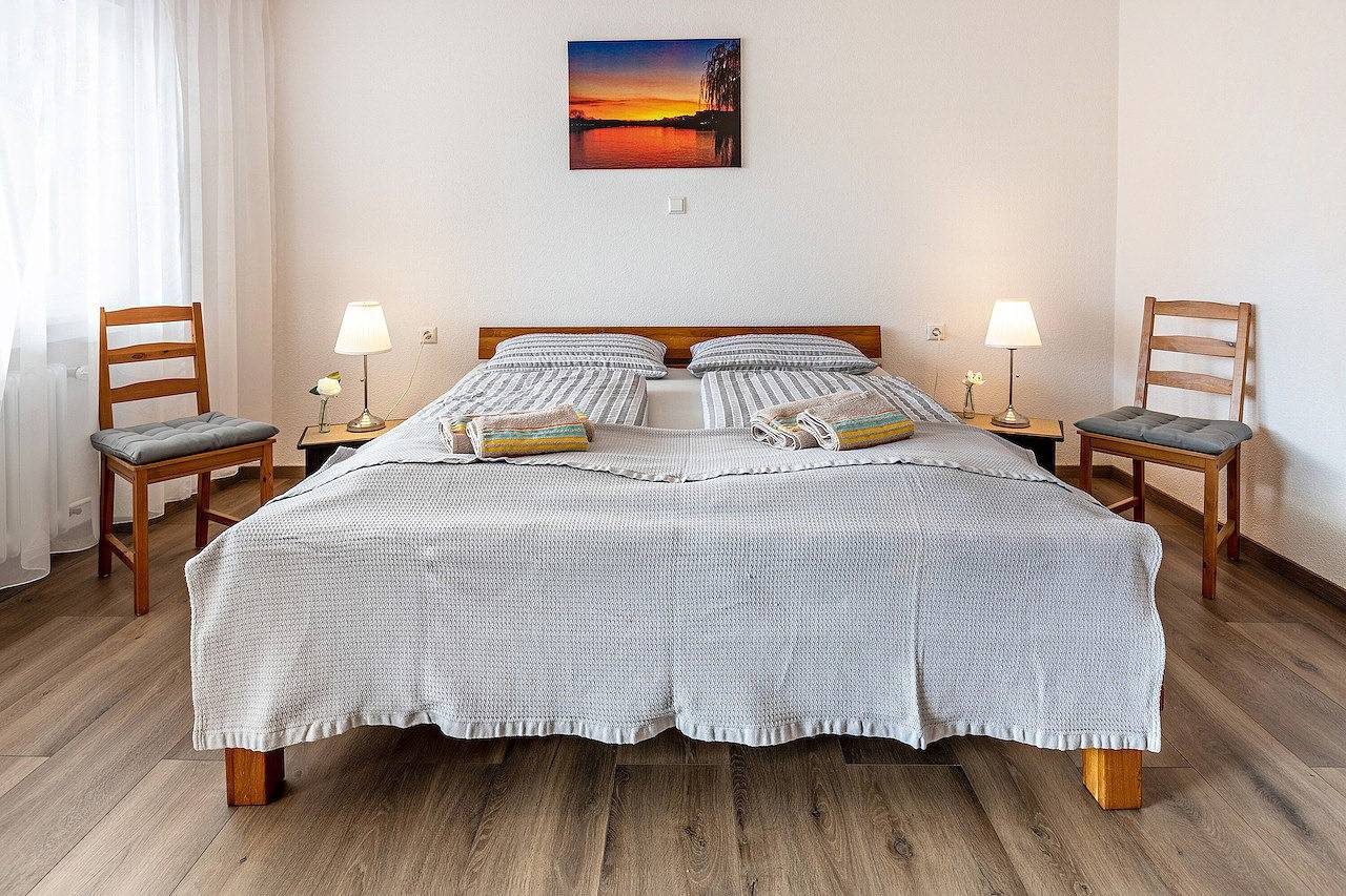 Ganze Ferienwohnung, Ferienwohnung Am alten Brunnen - 3-Zimmer-Fewo, Balkon, 90qm in Gaienhofen, Untersee