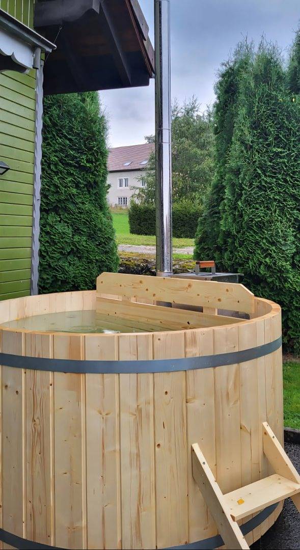 Maison de campagne pour 2 personnes, avec jardin ainsi que jacuzzi et terrasse, animaux acceptés dans Frambouhans