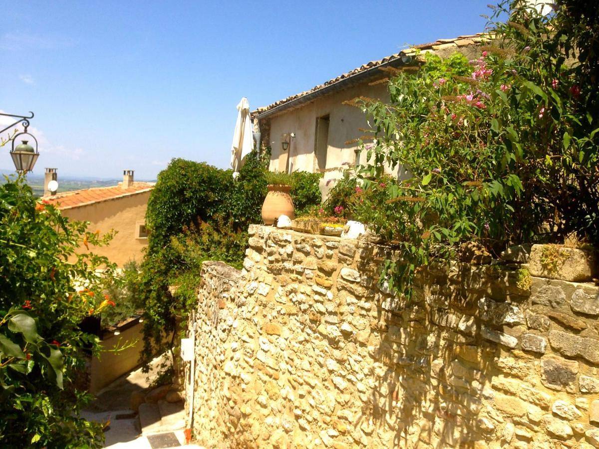 Two-Bedroom House in Gigondas, Vaucluse
