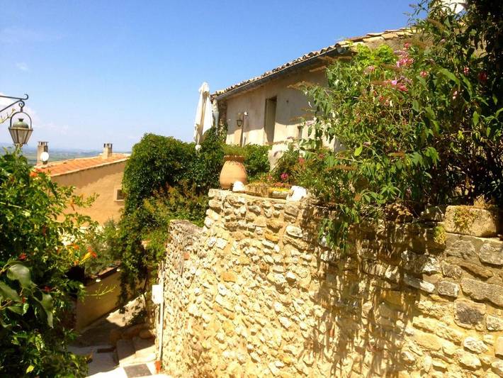 Location de vacances pour 4 personnes, avec balcon ainsi que jardin et vue à Gigondas - 2