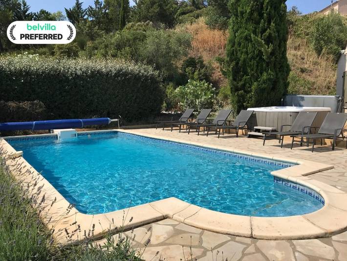 Villa pour 6 personnes, avec terrasse et piscine