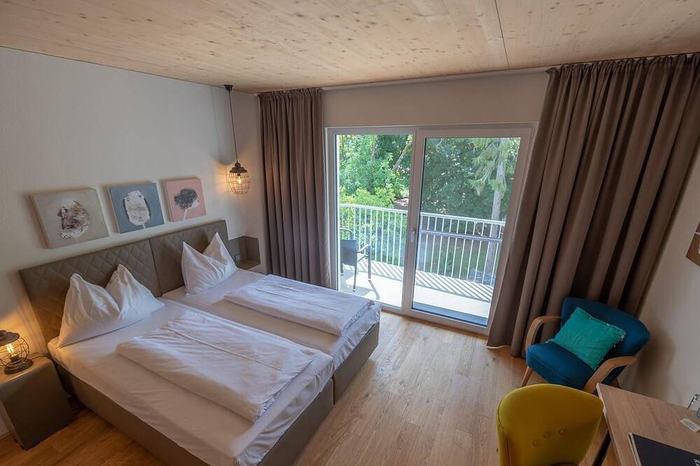Doppelzimmer Parkseite, Dusche, Wc - Hotel Katamaran in Rust (Burgenland), Leithaberg