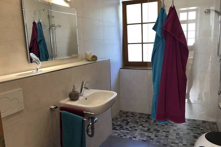 Ganze Wohnung, Ferienwohnung 1 in unmittelbarer Nähe zur Krämerbrücke in Erfurt in Krämerbrücke, Erfurt