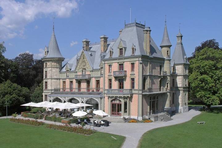 Hotel voor 2 personen, with Balkon and Terras as well as Tuin and Uitzicht op het meer in Thun