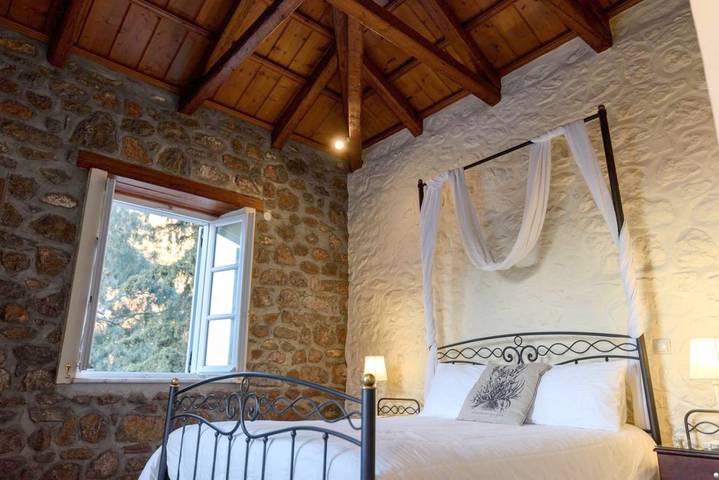 Maison d’hôte pour 3 personnes, avec jardin et vue, animaux acceptés à Hydra - 2