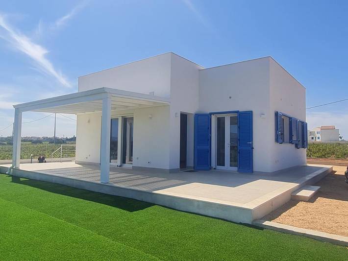 Casa vacanza per 5 persone, con panorama e giardino nonché piscina a Marausa