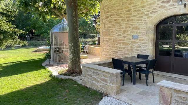 Maison d’hôte pour 4 personnes, avec Terrasse et Jardin ainsi que Piscine et Vue