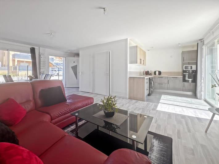 Gîte pour 6 personnes, avec Terrasse à Saint-Jean-de-Thurigneux