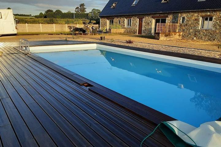 Location de vacances pour 7 personnes, avec jardin à Lanmérin
