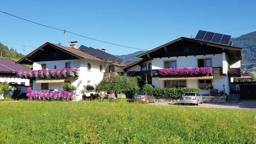 B&B für 2 Personen, mit Balkon und Terrasse sowie Garten und Ausblick in Kirchberg in Tirol