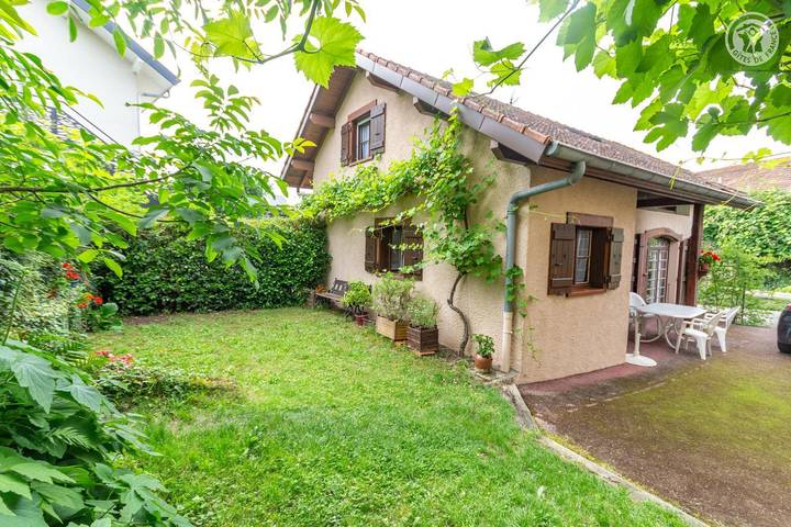 Gîte pour 4 personnes, avec jardin à Grésy-sur-Aix