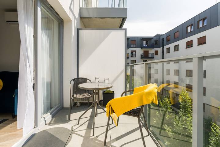 Apartamento entero, Elegant Apartment with Balcony | Private Parking in Poznań, Gran Polonia (región histórica)