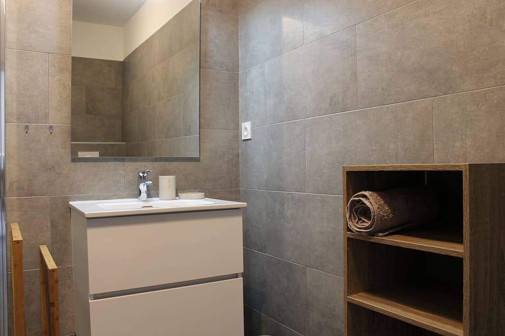 Ganze Wohnung, Appartement Neuf 1ch. Centre Aléria in Aléria, Corte und Umgebung