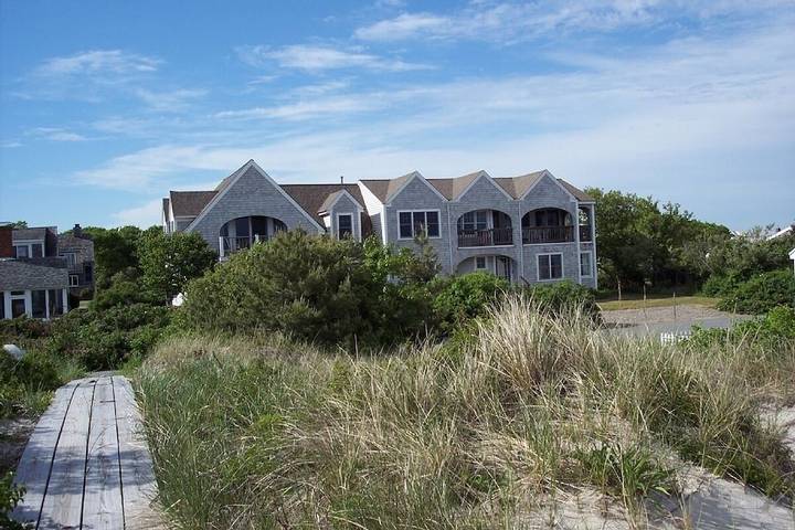 Vacation rental for 12 people, with pool and yard in Yarmouth (MA)