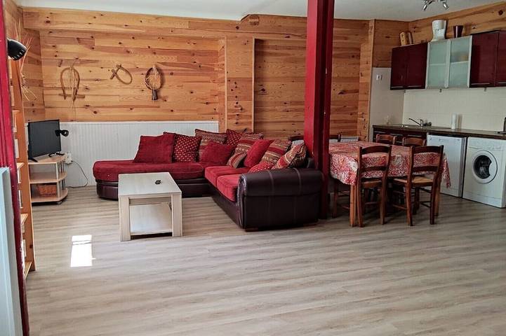 Nice renovated 110m2 apartment in village center house for 6 people in Luz-Saint-Sauveur, Nationalpark Pyrenäen