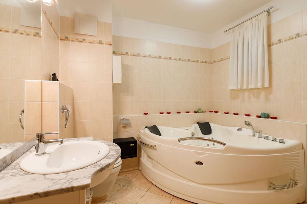 Ganze Wohnung, Miralago in Balatonőszöd, Plattensee Südufer