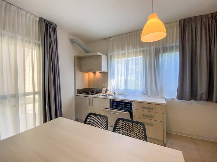 Ferienpark für 4 Personen, mit Balkon und Kinderpool sowie Pool am Gardasee - 4